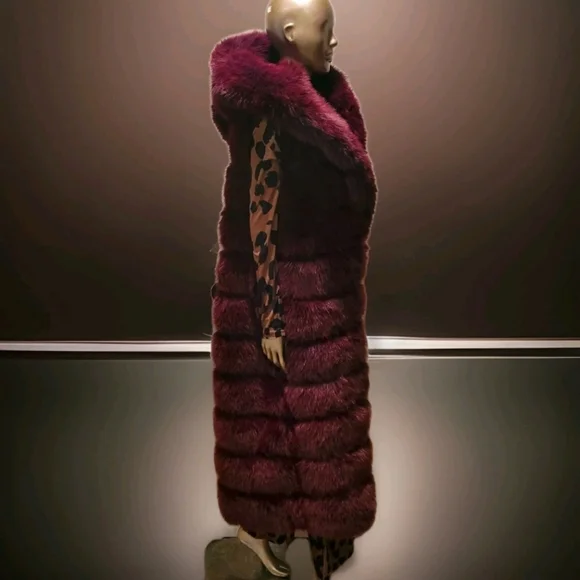 SOLD NWT Luxurious Burgandy Faux Fur Long Hooded Vest Sz M - Picture 13 of 16